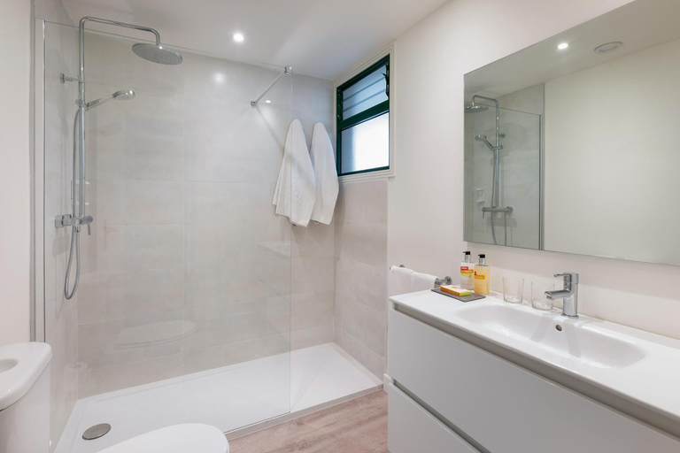 Bathroom 3, Apartments La Palma, Affiliated by Meliá, Santa Cruz de Tenerife