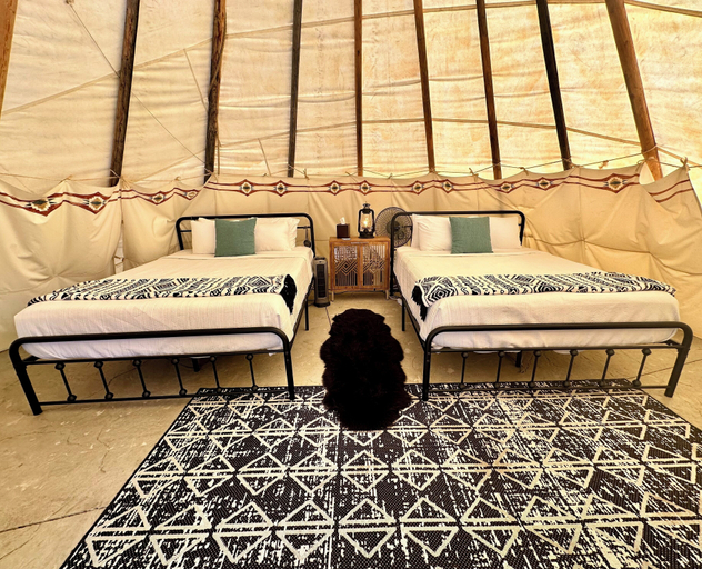 Bedroom 3, Yellowstone Tipis, Park