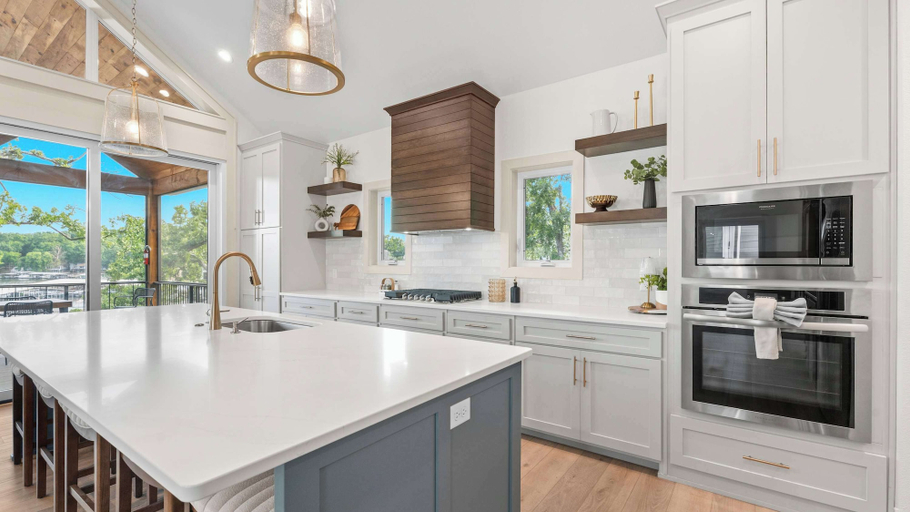Private kitchen 3, The Blue Sapphire - Dock, Hot Tub & Fire Pit, Camden