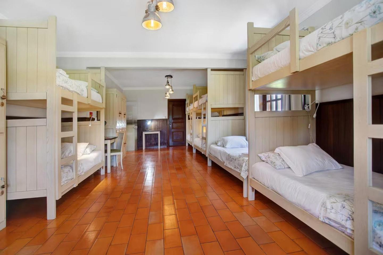 Bedroom, Greenside of Sea, Mira