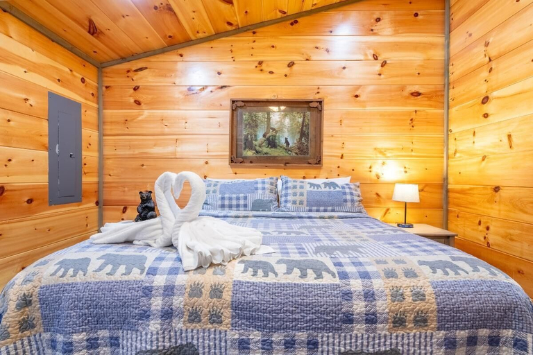 Bedroom 3, Country Bear Hideaway, Sevier