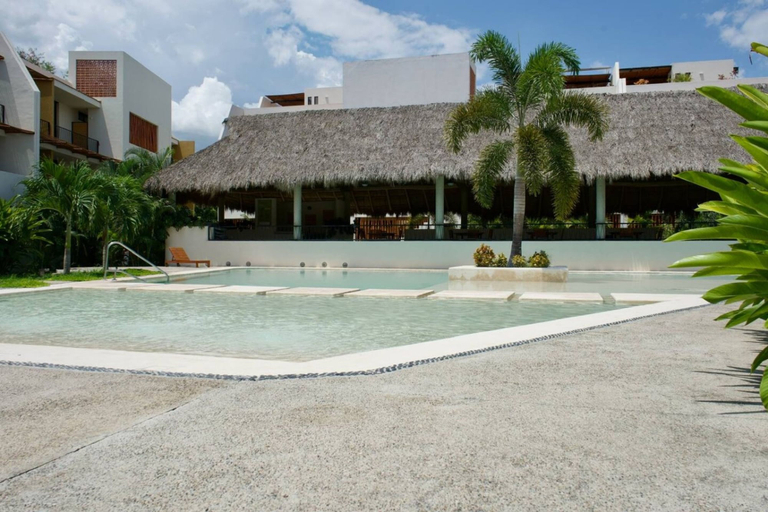 Room 2, Modern Condo in Flamingos - Pool Gym Concierge, Compostela