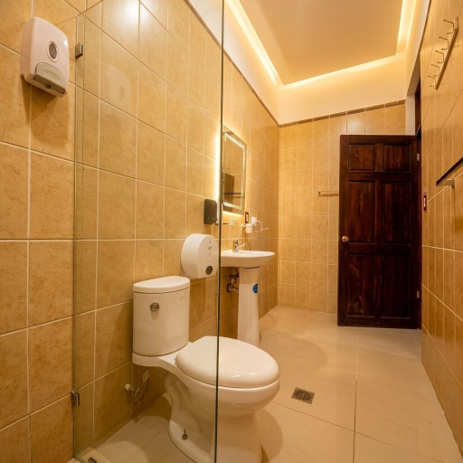 Bathroom 5, Congos Hotel, San Carlos