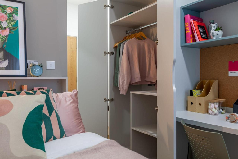 Bedroom 2, For Students Only The Waterways in Nottingham 10 Min Walk to NTU, Nottingham