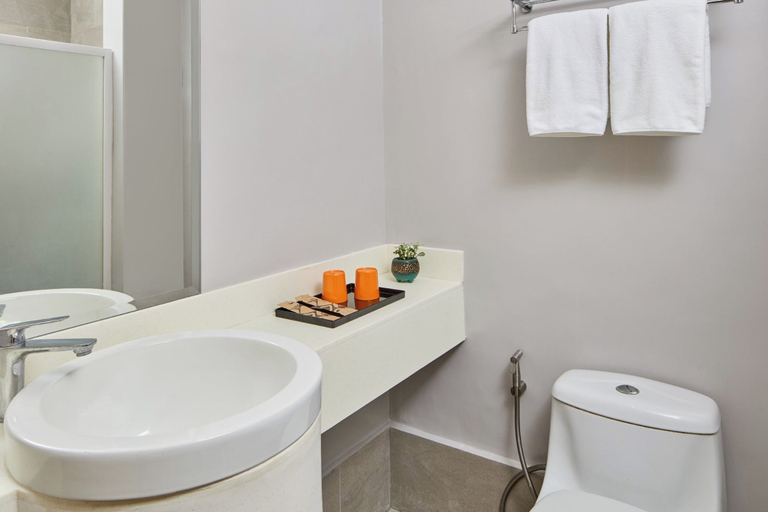 Bathroom 4, Go Hotels Iloilo, Iloilo City