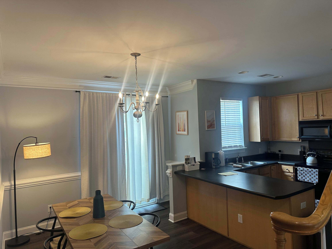 Interior 5, 21-322 Pine Street - Cozy Corner Oasis, Mecklenburg