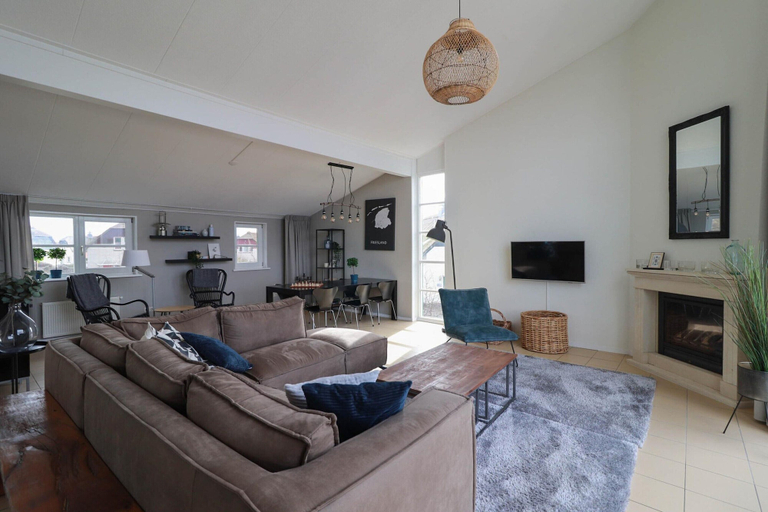 Living room 2, Luxury Detached Villa Near the Beach, Wûnseradiel