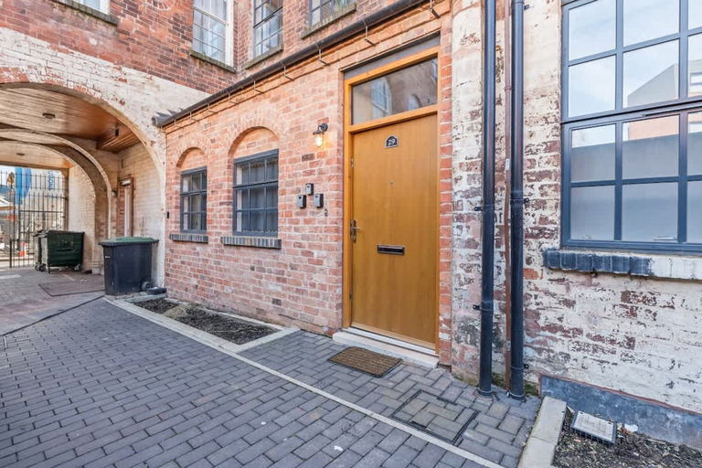 Room 4, Stylish 2BR Apt Near City Centre - 2 Ensuites Wifi, Birmingham