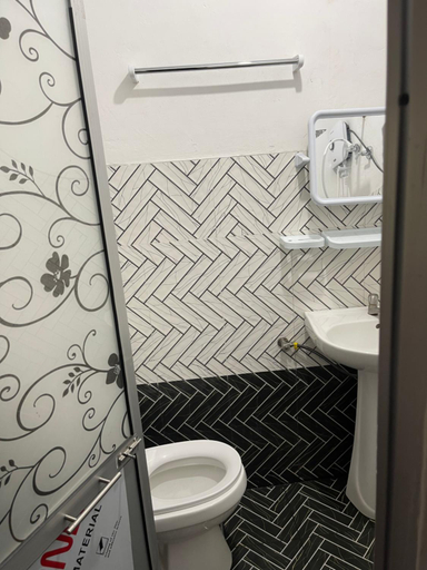 Bathroom 2, Thumb Up Family Rest, Haputale
