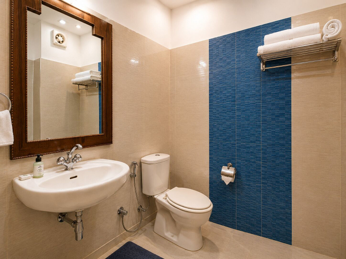 Bathroom 3, Swaasha Vista, Almora