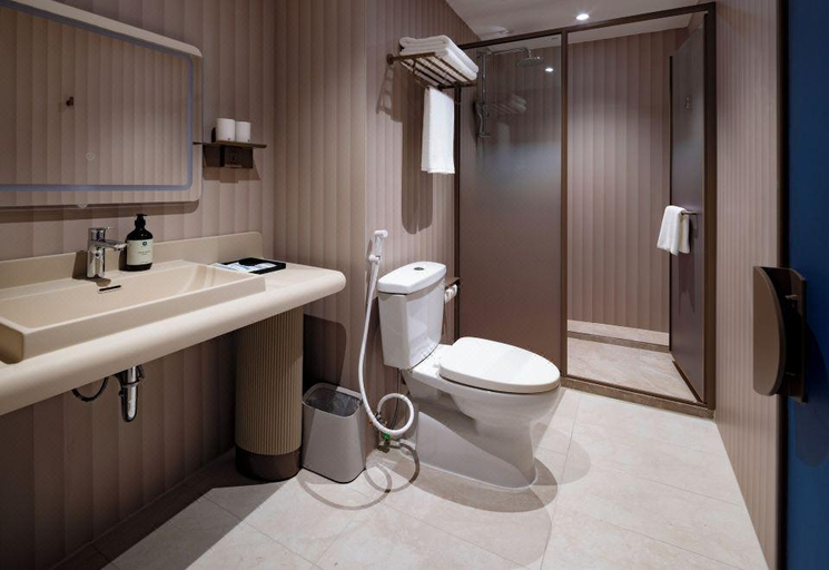 Bathroom 3, Sunlandriverside Hotel, District 1