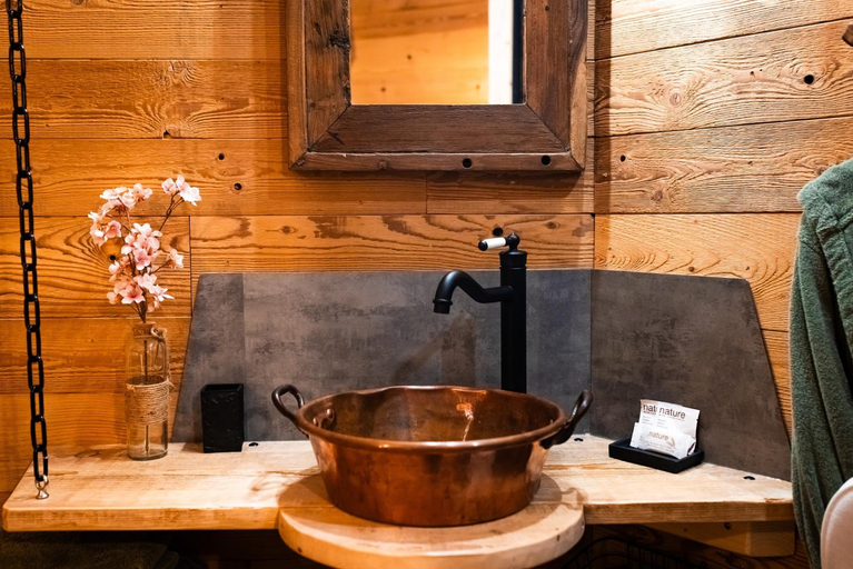 Bathroom, La Cabane et Spa Chez Jules, Doubs