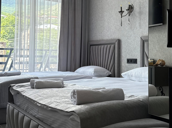 Room 5, Leader Hotel