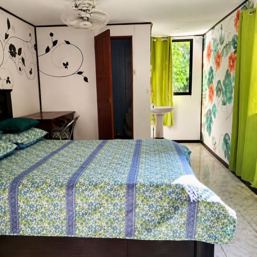 Room 5, downtown montezuma hostal, Puntarenas