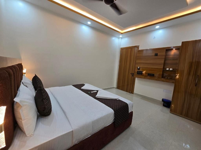 Room 5, Hotel Hans Palace, Basti