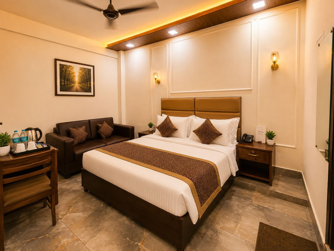 Room 5, Hotel Kasa Stays Near DTU Rohini, Delhi