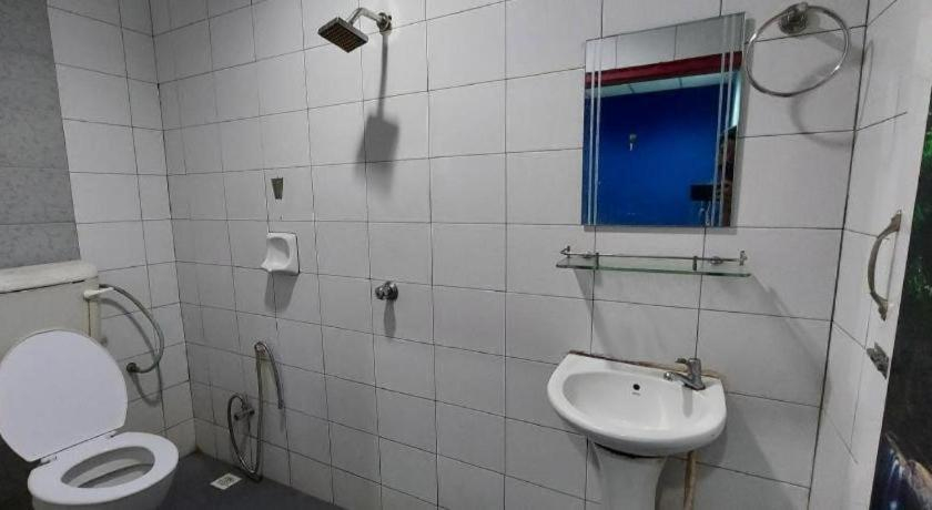 Bathroom, Tanjak Motel, Kota Setar