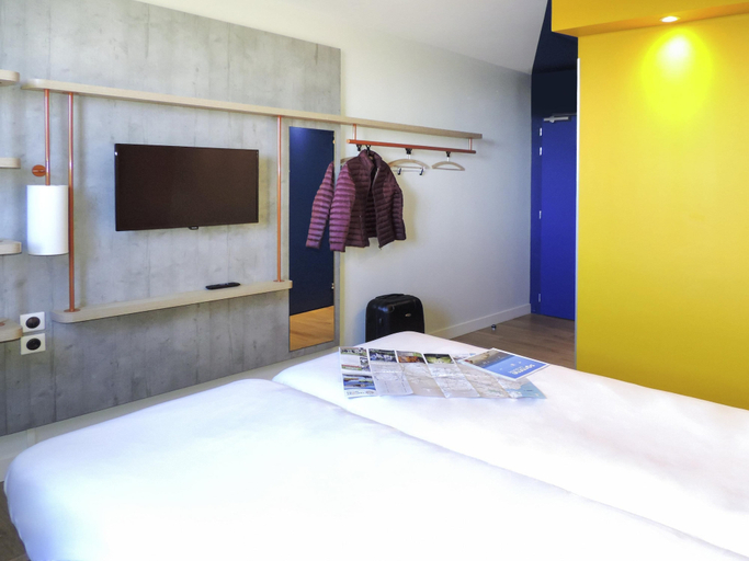 Bedroom 3, Ibis Budget Perigueux Boulazac, Dordogne