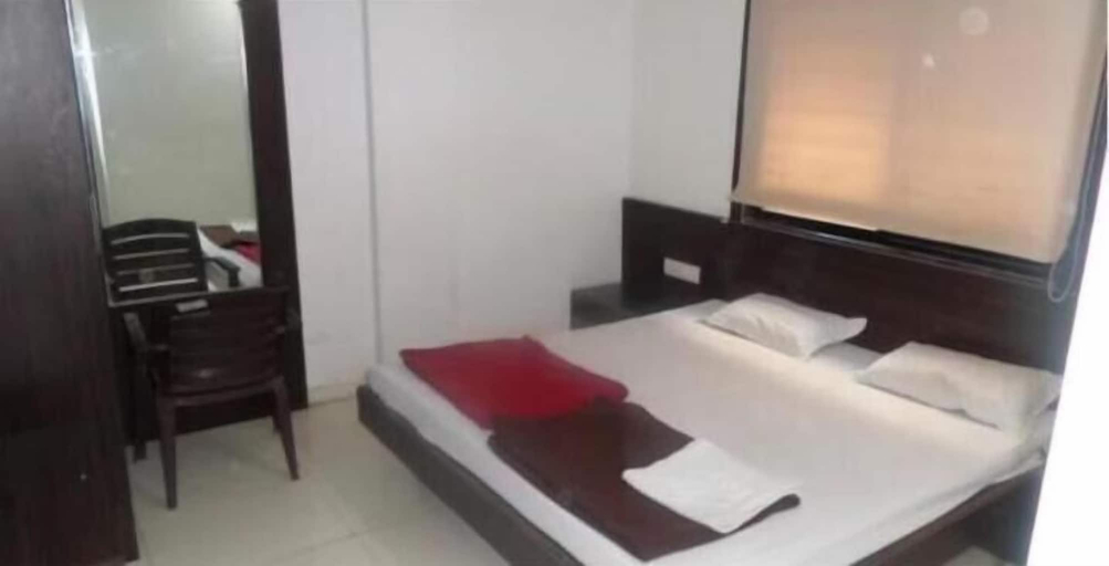 Room 5, Hotel New Punjab, Nashik