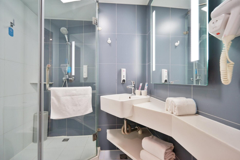 Bathroom 1, Hanting Hotel, Zhengzhou