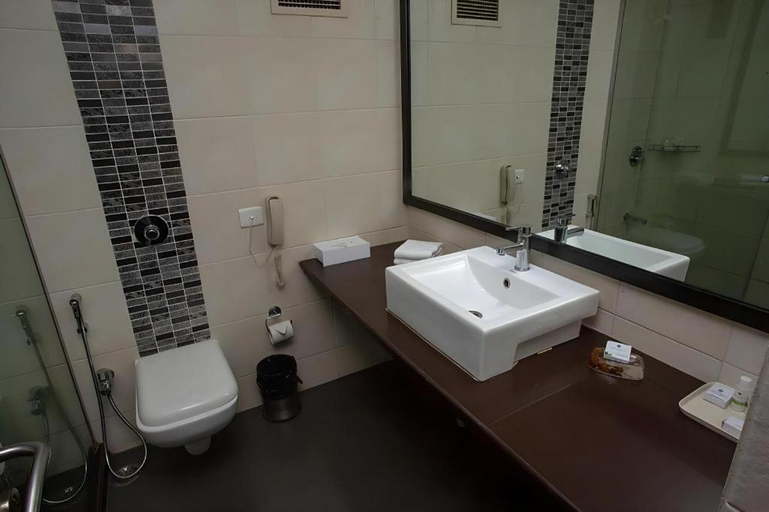 Bathroom, Hotel Kanha Shyam, Kaushambi