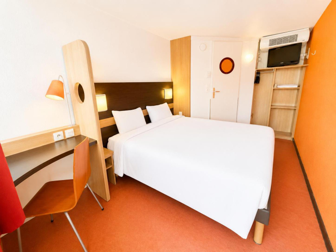 Bedroom 2, Premiere Classe Troyes Sud - Buchères, Aube