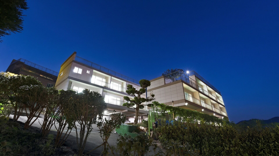 Exterior & Views 2, Tongyoung Misung Sweet Pension, Tongyeong