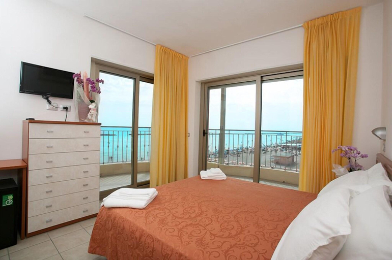 Bedroom 3, Hotel Adria Beach Club, Forli' - Cesena