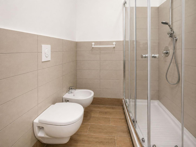 Bathroom 5, GIULIA'S GUESTHOUSE, Roma