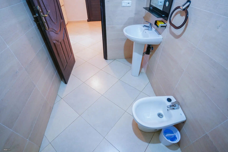 Bathroom 3, Charming 2-Bedroom Apartment with Shared Pool in Martil, Tétouan