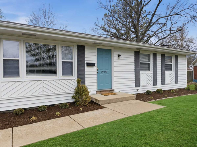 Room 2, Modern Home Sleeps 6 Near Downtown Mizzou, Boone
