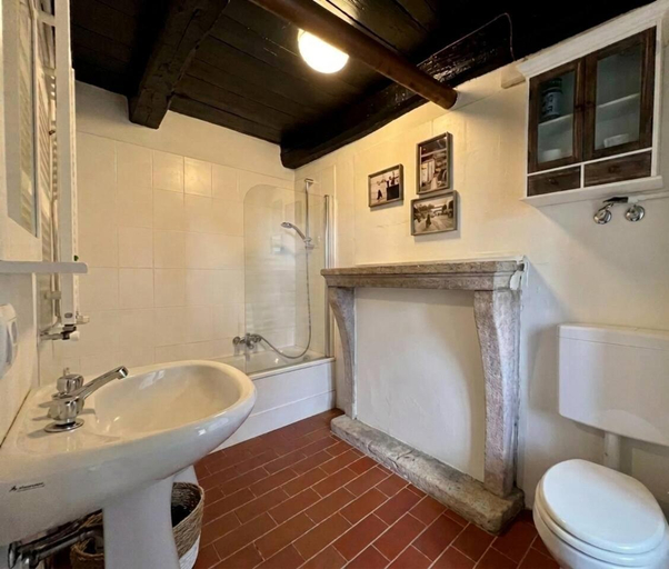 Bathroom 2, La Celestina, Verbano-Cusio-Ossola