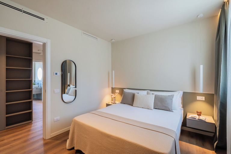 Room 2, Circle Bike Residence by Rent All Como., Como