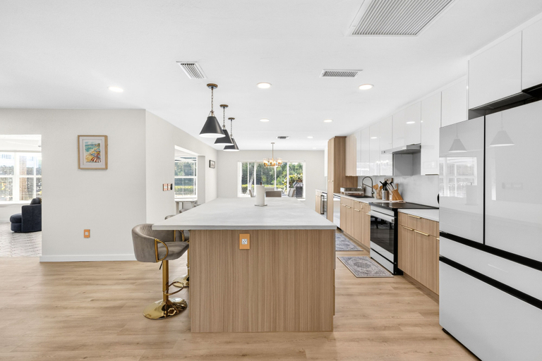 Private kitchen 2, Waterfront Home with Pool First Floor, Sarasota
