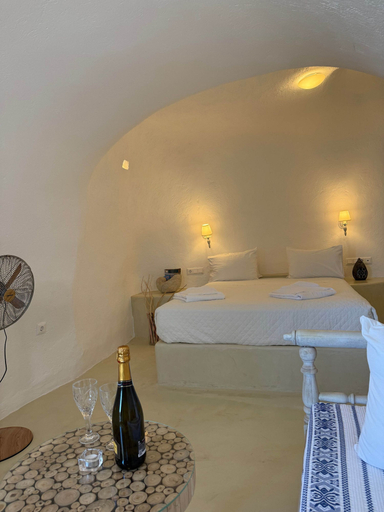 Room 2, Santo Caves Santorini Suite With Private Hot Tub, South Aegean