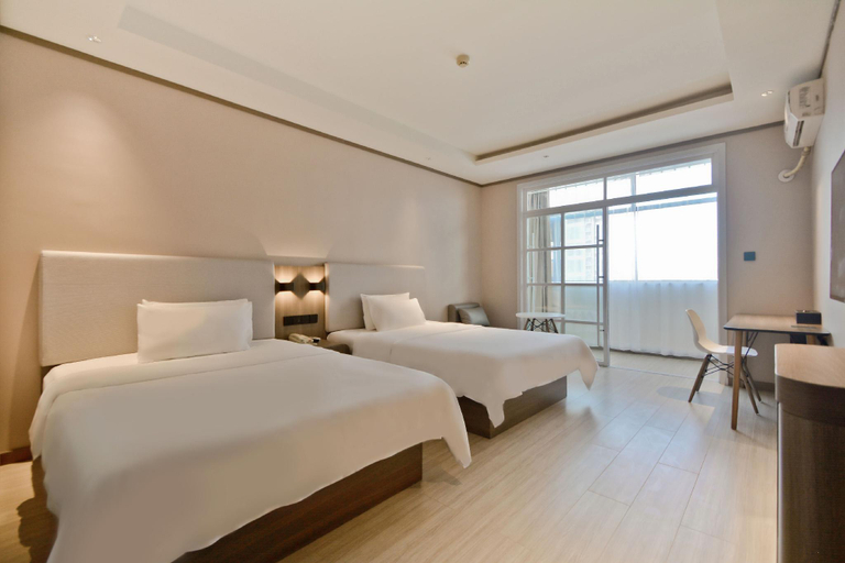 Bedroom 3, HanTing Hotel (Xinyang Railway Station), Xinyang