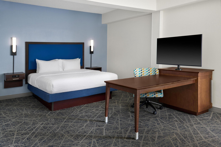 Bedroom 3, Hampton Inn Lawrence, Douglas