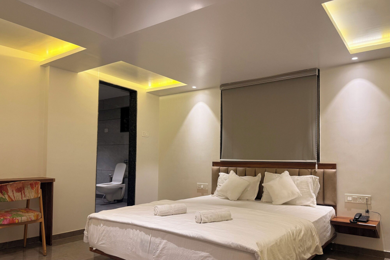 Room 5, Hotel Skyboat Inn, Nashik