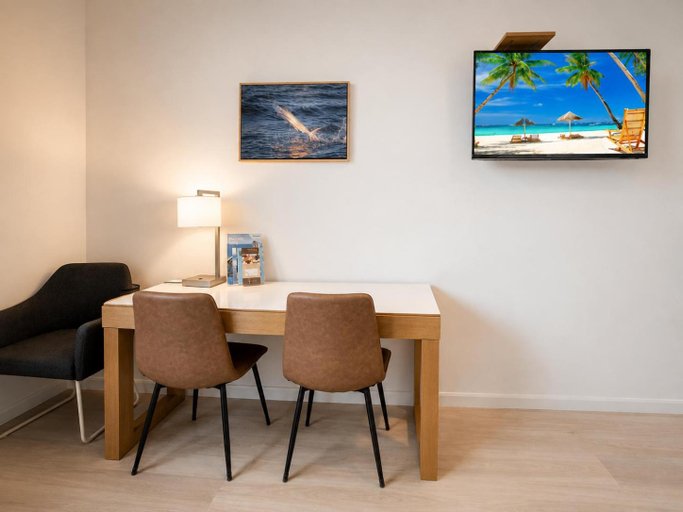 Others 5, Harbourfront Studio Apartment, South Townsville