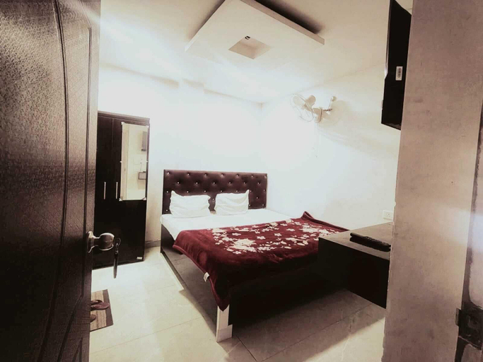 Room 5, Maa Vindhyavasini Guest House, Gorakhpur
