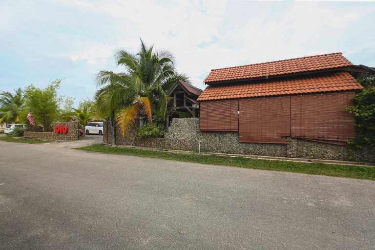Others 3, OYO 90038 Dalyla Inn Chalet, Kemaman