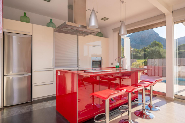 Others 5, Villa Montfarrutx, Baleares