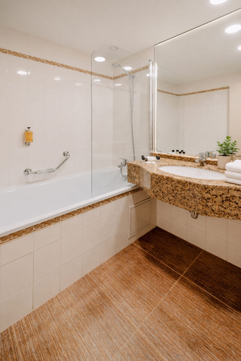 Bathroom, Plaza Boutique Hotel – Czech Leading Hotels, Praha 7