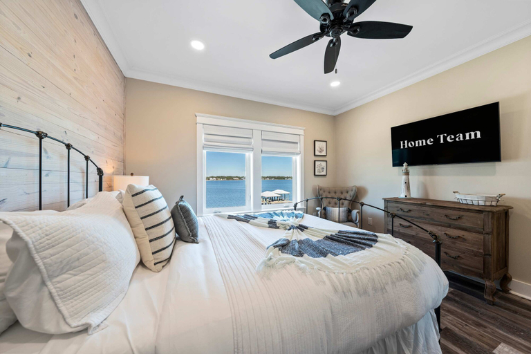 Room 2, Waterfront Views - Walk to Beach - Heated Pool, Baldwin