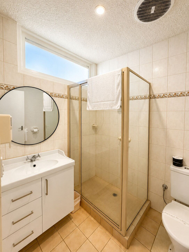 Bathroom 4, Pathfinder Motel, Melbourne