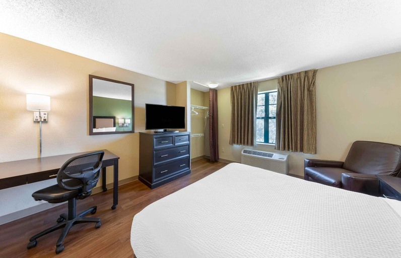 Bedroom 2, Extended Stay America Suites Chicago Elgin West Dundee, Kane