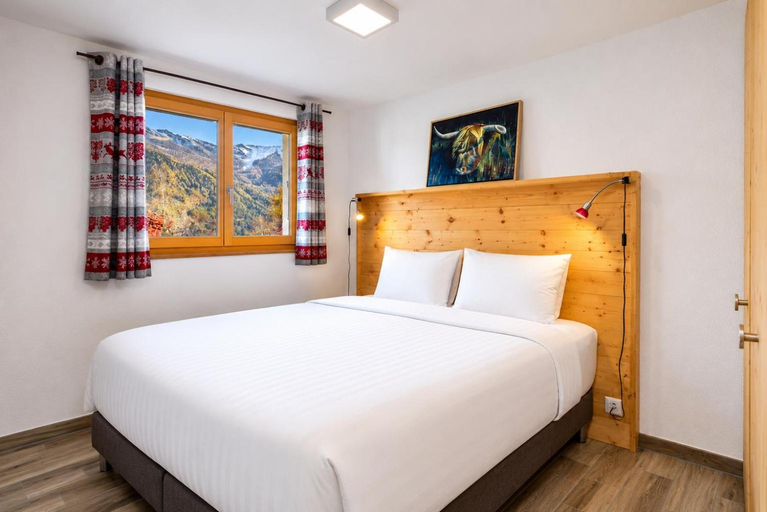 Bedroom 2, Chalet Amerhone - Luxury chalet With Jacuzzi, Martigny