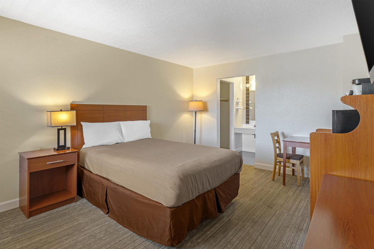 Bedroom 3, SureStay by Best Western Yerington, Lyon