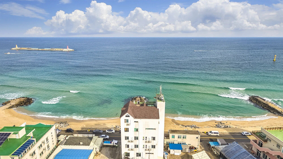 Exterior & Views 2, Gangneung Haerang Pension, Gangneung