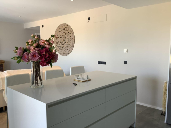 Interior 2, Talamanca Paradise - Private Pool, Free Parking, Baleares